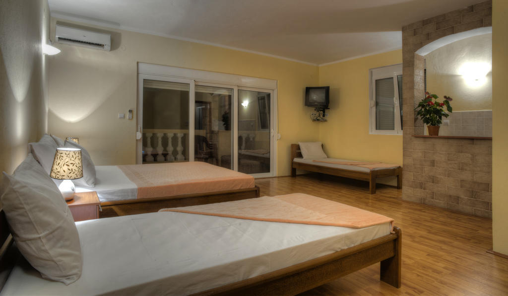Castellamare Residence Petrovac 객실 사진